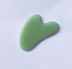 Guasha en jade pour le massage faciale